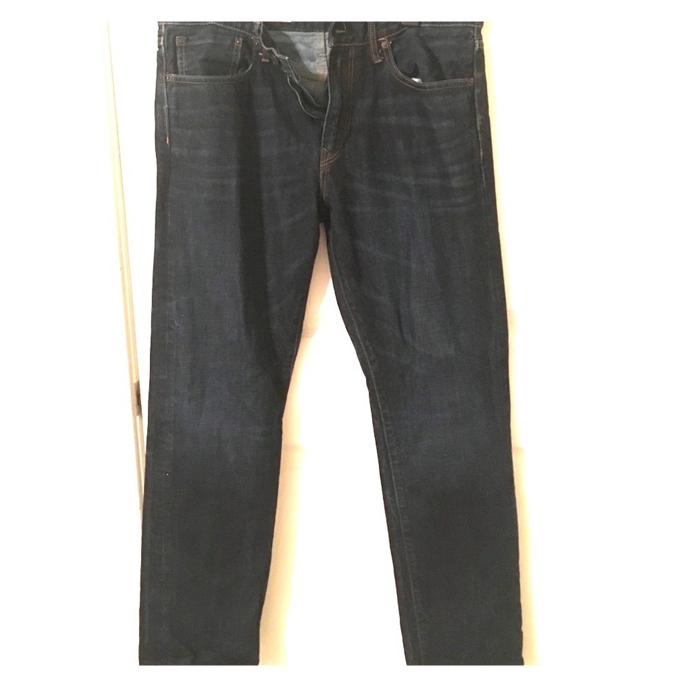 COMES WITH FREE GIFT Gap dark wash jeans